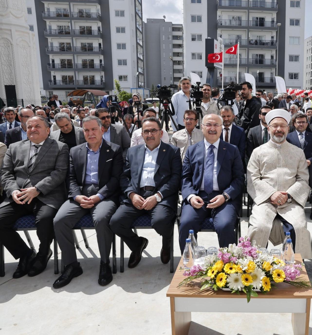 Oğlunun Uyuşturucu Skandalı Sonrası Sessizliğe Bürünmüştü: Ahmet Zenbilci, Diyanet Başkanı Ali Erbaş’la Yeniden Ortaya Çıktı