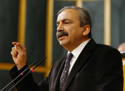 Son Dakika: Sırrı Süreyya Önder hayatını kaybetti