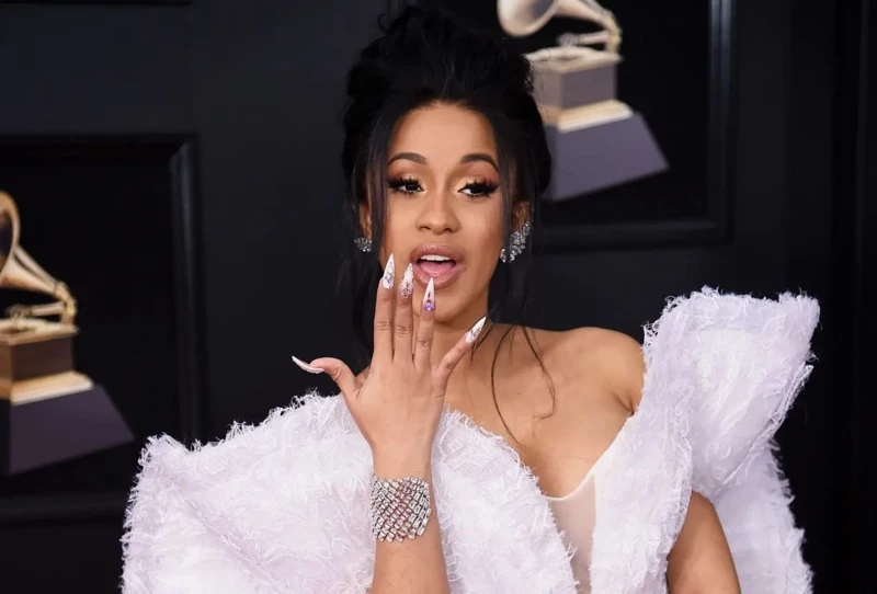 Cardi B 24 Milyon Dolarlık Davayı Kazandı!