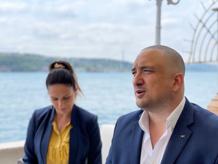 Türk Mucit Erdal Can Alkoçlar'ın Buluşları ile İngiltere Sağlık Altyapısına Emanet: 6.4 Milyar TL'lik Dev Anlaşma!