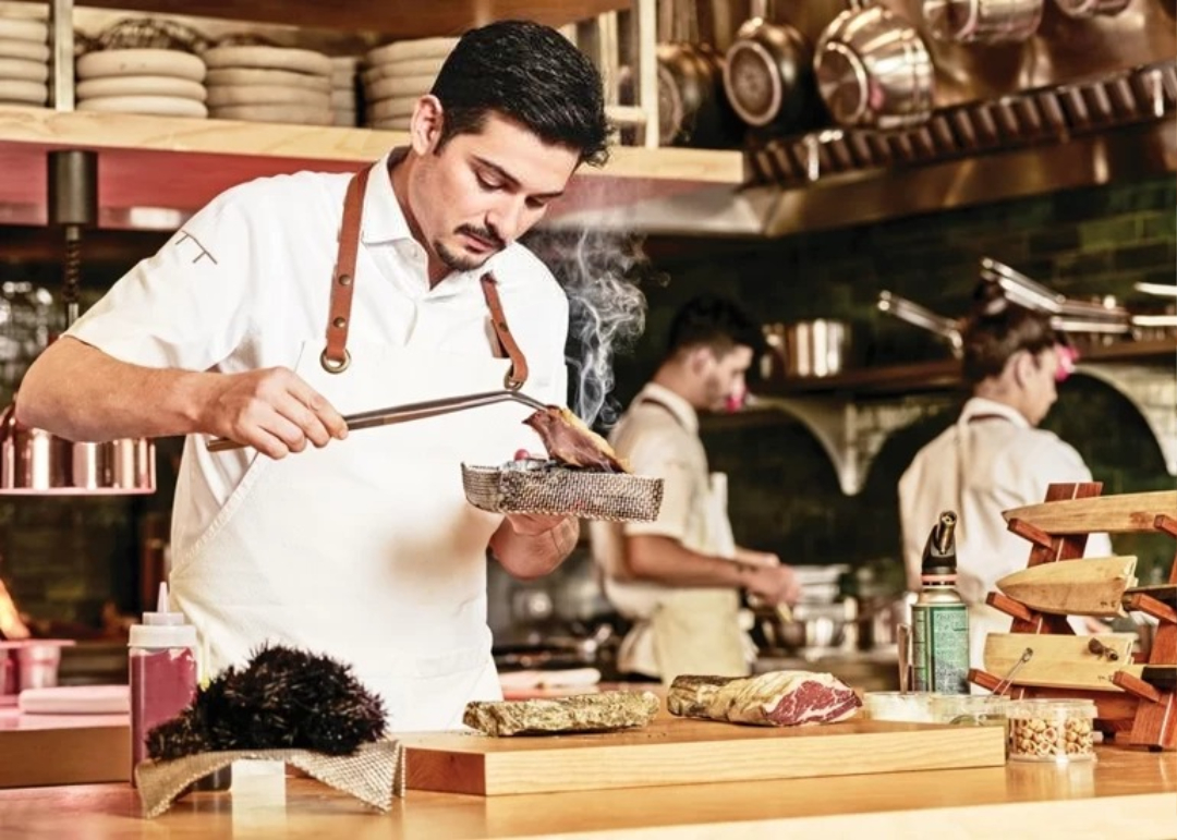 İstanbul’da Bir Zehirlenme İddiası Daha: Bu Kez Adres 2 Michelin Yıldızlı Dünyaca Ünlü Şefin Restoranı