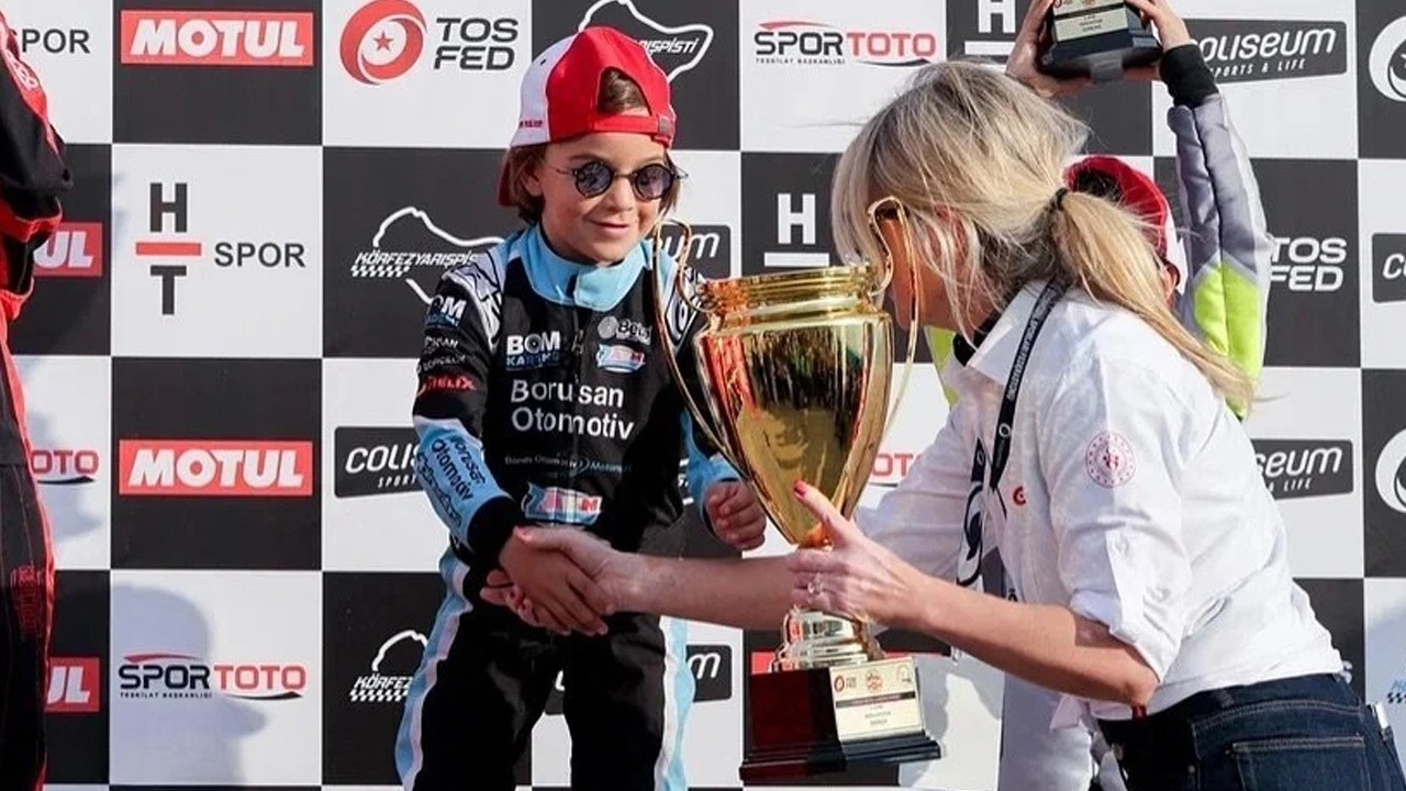 6 Yaşındaki Zayn Sofuoğlu Türkiye Karting Şampiyonası’nda Birinciliğe Ulaştı
