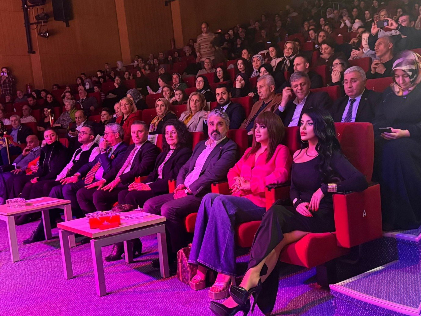 İş Kadınları Günel Yonat ve Damla Dadgar’dan Dünya Engelliler Günü’nde Örnek Davranış