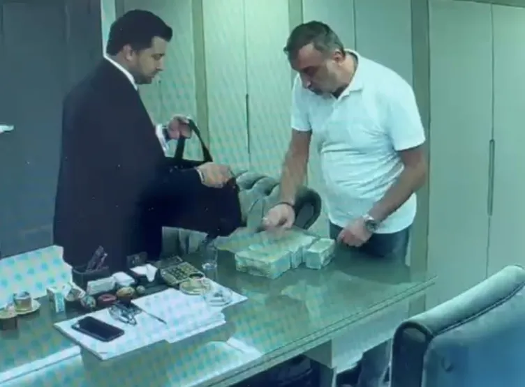 MİT kılıfıyla Kapalıçarşı'yı haraca bağladı!