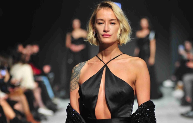 Didem Soydan cesur pozuyla sosyal medyayı salladı