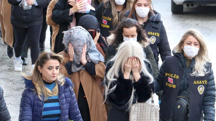 'Barbie-ES' fuhuş operasyonunda 18 şüpheli adliyede